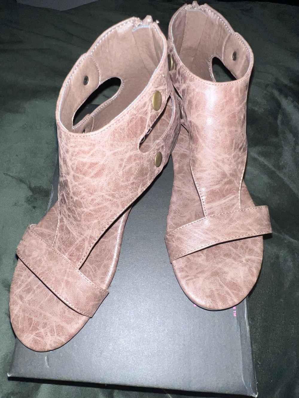 Boutique by Corkys - Women’s Taupe Open-Toe Ankle Strap Gladiator Sandals Size 7